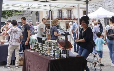 Igande honetan Arriben eginen dute Mendialdeko Azoka Ibiltaria