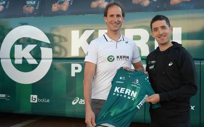 Mikel Nieve Leitzako txirrindulari ohia Kern Pharma taldeko teknikari berria da