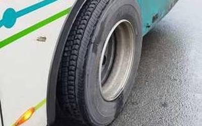 Salatu dute "autobusen mantenu faltak arriskuan" jartzen dituela "erabiltzaileak eta langileak"