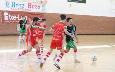 Partidua galduta eta oso haserre amaitu dute Eskoriatzako jokalariek Gora Bilbaoren kontrako norgehiagoka