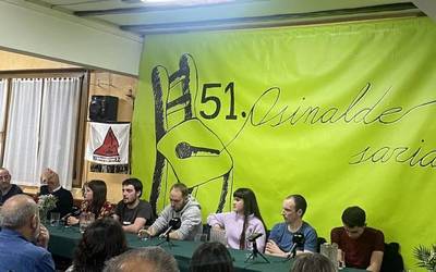 Osinalde bertso sariketako finalean parte hartu du Xabat Illarregi bertsolari leitzarrak