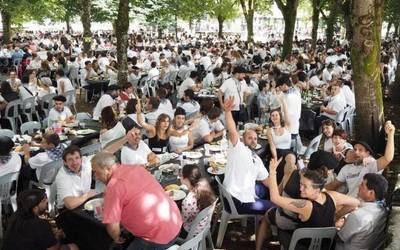 Baztandarren Biltzarra elkarteak tonbolan laguntzeko deialdia egin du