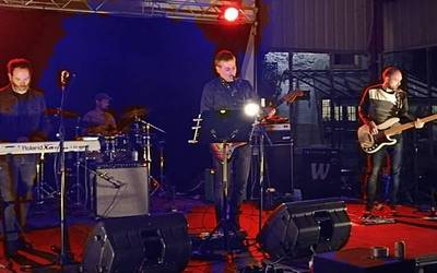 The Cure Sans taldeak kontzertua eskainiko du bihar, Zurt tabernan