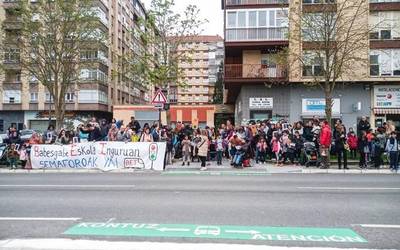BEIrentzako semaforoak jarriko dituzte ikastetxeen parean