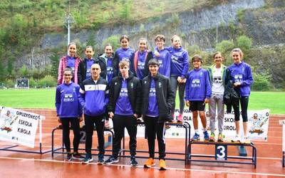 Arrasate Atletiko taldekoek Gipuzkoako eskolarteko txapelketan lehiatu dira