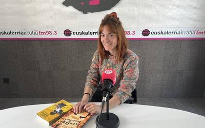 Ane Eslava (editorea): “Liburuaren eguna ospatzea ongi dago baina urte osoko jarduna izan beharko luke”
