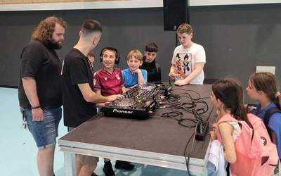 Gaztetxoentzako DJ ikastaroarekin hasi da Holz Und Blech jaialdia
