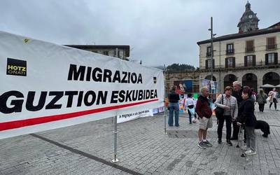 Hitzaldiak eta proiekzioak, "migrazioa guztion eskubidea" dela aldarrikatzeko