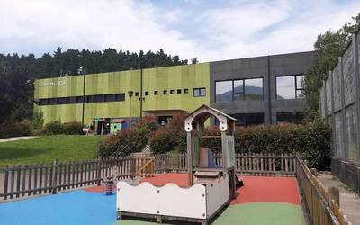Gaurtik aurrera ludotekan eta umeentzako udalekuetan izena emateko aukera dago Abadiñon