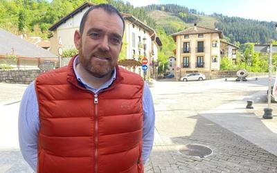 Alberto Amenabar: "Aramaio ikusten dut nahiko bananduta eta baita utzita ere"
