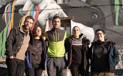 «Herriguneko eragileak elkartzeko sortu dugu Atekatu»
