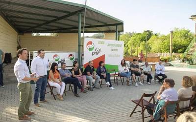 Alkatetzari eusteko asmoz, hautagaien aurkezpena egin zuen atzo Okondoko EAJk