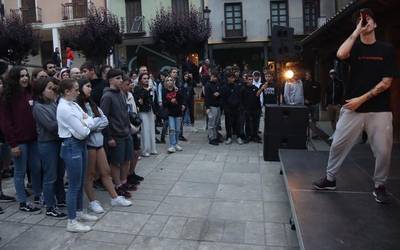 Gazteen elkargune izan da aurten ere Makilakorta Fest jaialdia