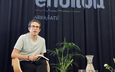 "Euskal hezkuntza sistema publiko burujabea" aldarrikatu du Pello Otxandianok Arrasaten