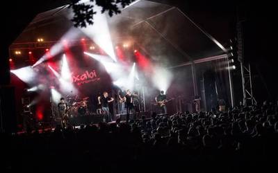 Folk musikaren doinuek hartuko dute Astrabuduko Mendiguren plaza