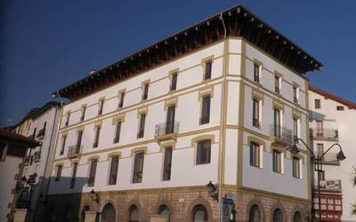 Zumaiako udal hauteskundeetako alkategaiak, aurrez aurre