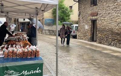 Eguraldiak ere ez zuen zapuztu Antzuolako San Isidro eguna