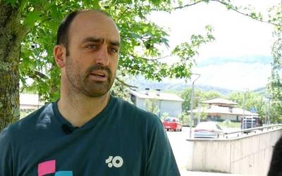 Jon Berganza Urruela EH Bilduko alkategaiarekin solasean