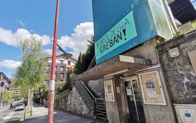 Kiroldegiko langileek hasitako grebaren harira komunikatua atera dute Elgoibarko Udalak eta Udal Kirol Patronatuak