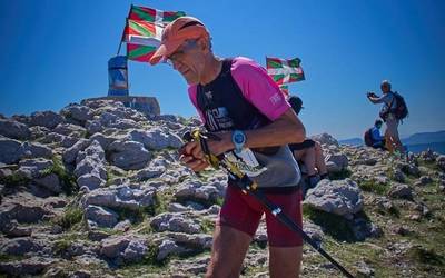 "Zegama-Aizkorrin jende artean pasatzen naizenean malkoak erortzen zaizkit"