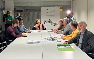Patxiku Irisarri (EHNE sindikatua): "Diru laguntza berriak sartzen diren heinean aterako dira, pentsuak oso garesti daude"
