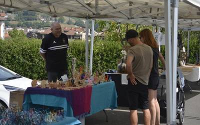 Bigarren eskuko produktuen azoka prestatu du aurrenekoz Bizilorek