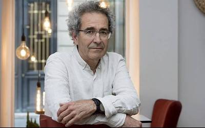 Iñaki Azkona: "Euskararen aurkako jarrera politiko gogorrak iritsi ziren Barcinaren garaian"