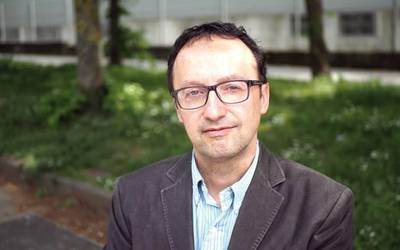 "Bidaia jasangarriak? Liburuen bidez egiten direnak baino ez"
