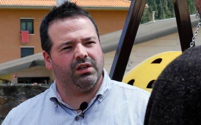 Jon Escuza Del Campo EAJren alkategaiarekin solasean
