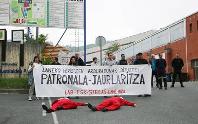 Prebentzio neurriak betetzeko zein betearazteko patronalak eta erakundeek duten "erantzukizuna" exijitu dute sindikatuek