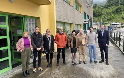 Oiarbide eta Larrañaga diputatuak Elcoro Decoletaje enpresan izan dira