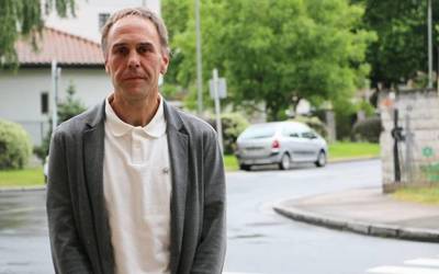 Asier Altuna: "Herri eredu agortua daukagu Azkoitian"