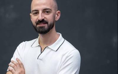Berako Herrirako taldeko Andoni Anduezarekin solasean