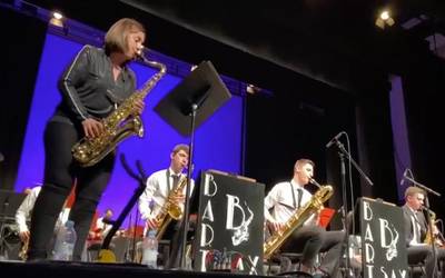 Bi hitzordugaz ospatuko du ikasturte amaiera Bart Sax! taldeak