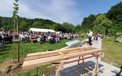 Anai Artea elkarteak euskal populuaren historiaren oroilekua aurkeztu du Senperen