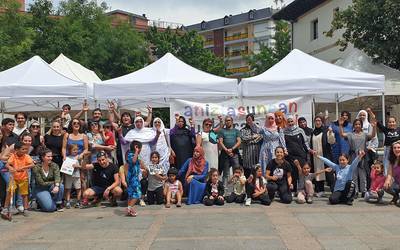 Elgoibar kultura eta hizkuntza aniztasunaren elkargunea izango da Auzoko egitasmoaren jaian
