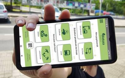 Bizkaibuseko APP berriak autobusa geralekura noiz iritsiko den jakiteko aukera ematen du