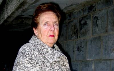 Itziar Ajuria hil da, Elgoibarko ikastolako lehen andereñoa izan zena