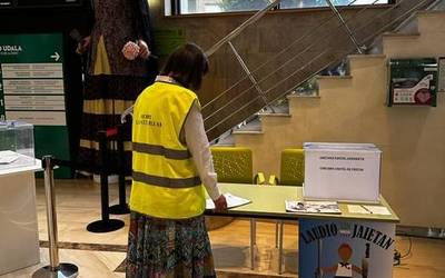 Laudioko Udalak bi Herri Laguntzaile kontratatuko ditu Sartu Arabaren bidez