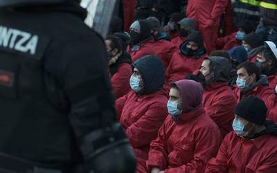 Agerraldi irekia deitu dute iganderako Tubacexeko grebagatik epaituko dituzten langile eta herritarrak babesteko