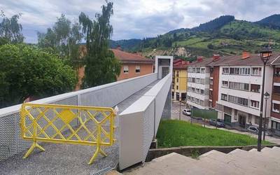 Zaldibarko igogailua martxan ipini eta gutxira itxi egin behar izan dute, arazo teknikoengaitik