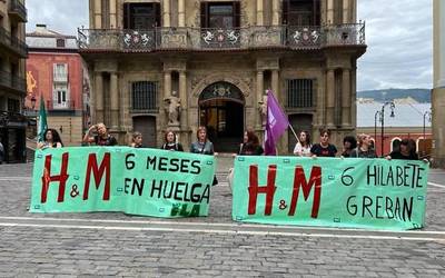 H&M moreako langileek enpresak negoziazioa blokeatzen duela salatu dute