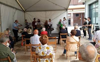 San Antonioko jaiak bihar, egubakoitza, hasita