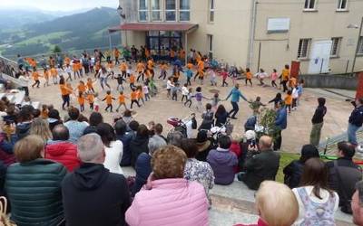 Egun osoko jaia dute bihar Elgetako Herri Eskolan