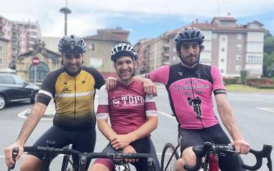 “Donejakue bidea egiten duzu, Pirinioetan zeharrekoa gero, eta, azkenean, bizikletak harrapatu egiten zaitu”