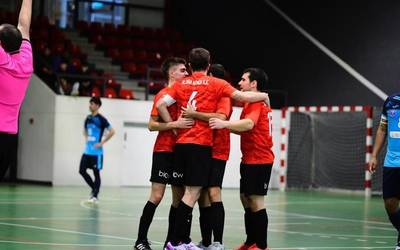 Bihar irabaziz gero, Euskal Ligara igoko da areto futboleko taldea