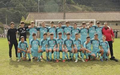 Gol sorta ederrak eginez agurtu dute denboraldia Baztango futbol talde nagusiak eta jubenilenak