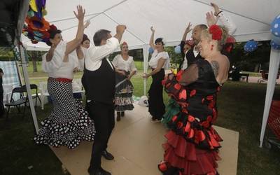 Andaluziarren koloreak hartuko du domekan Arruena parkea