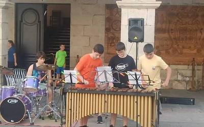 Isidoro Fagoaga Musika Eskolako ikasleek kontzertu ederra eman dute Beran