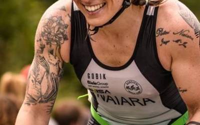 Azkoitriko gizonak taldeka bosgarren, Zarauzko Triatloian